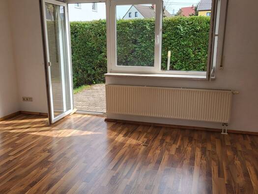 Terrassenwohnung zur Miete 750 € 3 Zimmer 100 m² 2. Geschoss frei ab 01.10.2026 Großschirma 09603