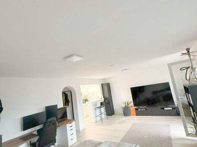 Wohnung zur Miete 430 € 1 Zimmer 45 m² Waldbüttelbrunn 97297