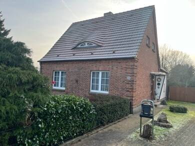 Einfamilienhaus zum Kauf 235.000 € 5 Zimmer 125 m² 6.100 m² Grundstück frei ab 02.06.2025 Neu Bernitt Bernitt 18249