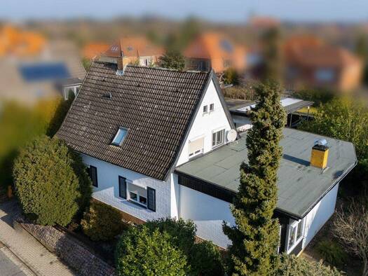 Einfamilienhaus zum Kauf 470.000 € 4,5 Zimmer 131,8 m² 827 m² Grundstück Mittelfeld Lüneburg 21339