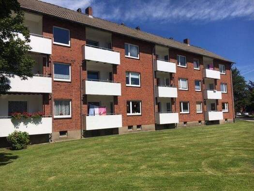 Wohnung zur Miete 446 € 3 Zimmer 62,3 m² 2. Geschoss frei ab 01.05.2026 Goethestraße 45 Husum 25813