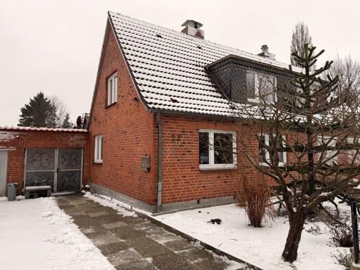 Doppelhaushälfte zum Kauf 375.000 € 5 Zimmer 100 m² 924 m² Grundstück Stockelsdorf 23617