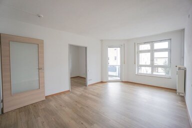 Wohnung zur Miete 615 € 2 Zimmer 42,6 m² 1. Geschoss frei ab sofort Roth Roth 91154