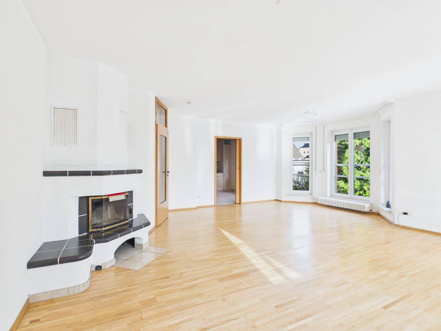 Immobilie in Wismar - Flexibles Zweifamilienhaus mit Doppelgarage und vielseitigem Untergeschoss - Bild 4