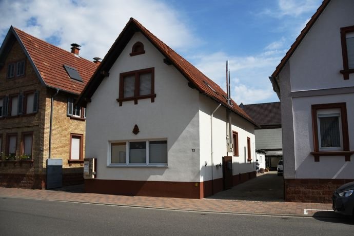 Einfamilienhaus zum Kauf 529.000 € 10 Zimmer 305 m²<br/>Wohnfläche 630 m²<br/>Grundstück ab sofort<br/>Verfügbarkeit Luitpoldstr. 15 Herxheim Herxheim 76863