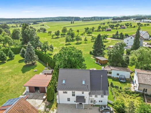 Einfamilienhaus zum Kauf provisionsfrei 599.000 € 8 Zimmer 302,2 m² 4.359 m² Grundstück Liptingen Emmingen-Liptingen 78576
