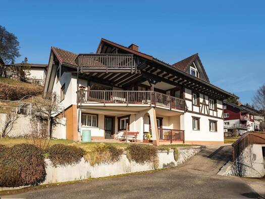 Mehrfamilienhaus zum Kauf 599.000 € 10 Zimmer 265 m² 1.539 m² Grundstück Stadtgebiet Furtwangen 78120