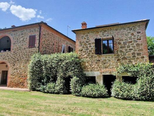 Haus zum Kauf 1.070.000 € 450 m² Lucignano 52046