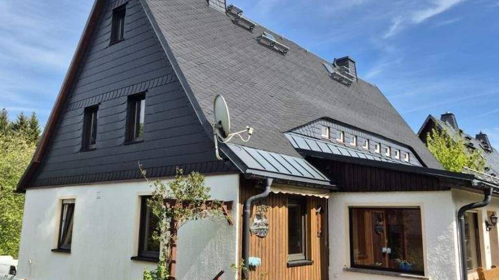 Doppelhaushälfte zum Kauf 149.000 € 4 Zimmer 110 m² 800 m² Grundstück Johanngeoergenstadt 08349