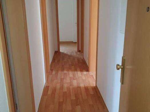 Wohnung zur Miete 419 € 3 Zimmer 59,8 m² EG Schillerstraße 24 Zwenkau 04442