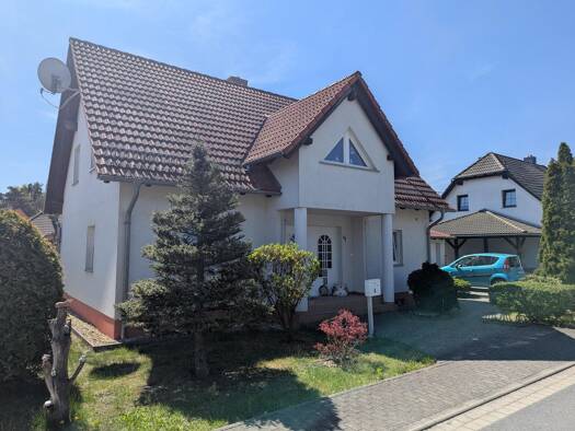 Einfamilienhaus zum Kauf 325.000 € 5 Zimmer 134 m² 680 m² Grundstück Weißwasser 02943