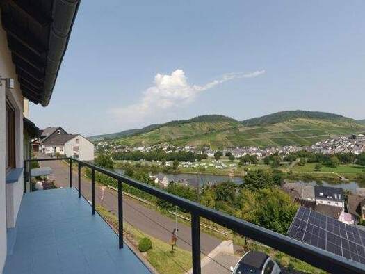 Reihenmittelhaus zum Kauf 295.000 € 6 Zimmer 144 m² 245 m² Grundstück Kövenig Kröv 54536