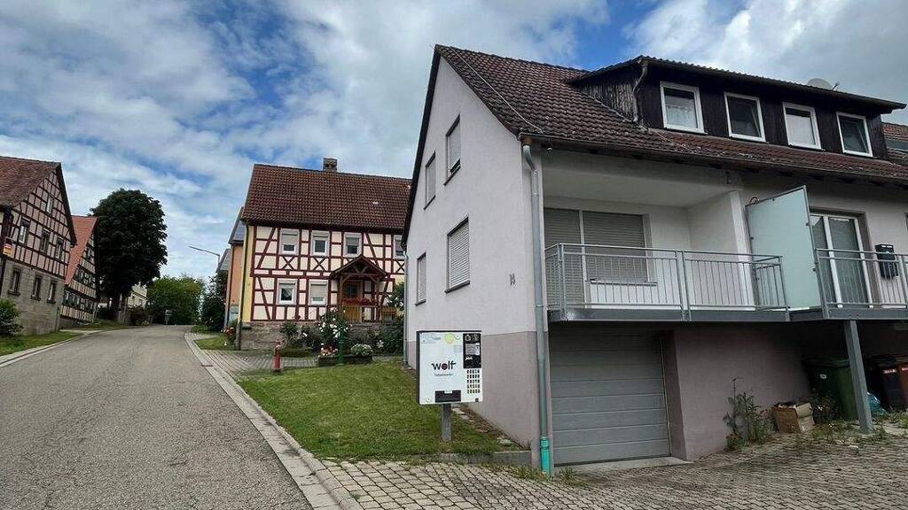 Wohnung zur Miete 800 € 4 Zimmer 112 m² 1. Geschoss frei ab sofort Neustett Adelshofen 91587