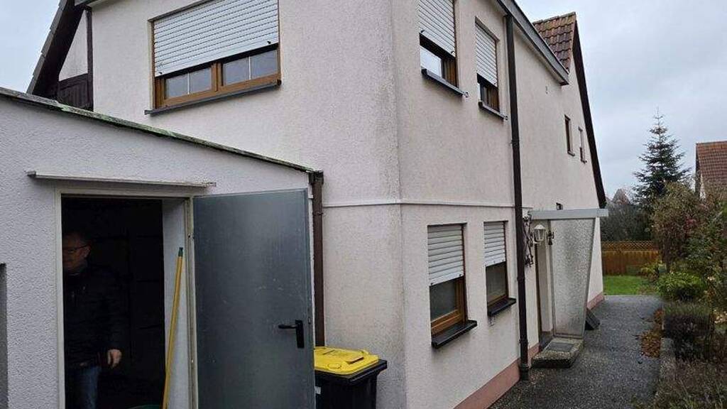 Doppelhaushälfte zum Kauf 349.000 € 3 Zimmer 100 m² 477 m² Grundstück frei ab sofort Zirndorf 90513