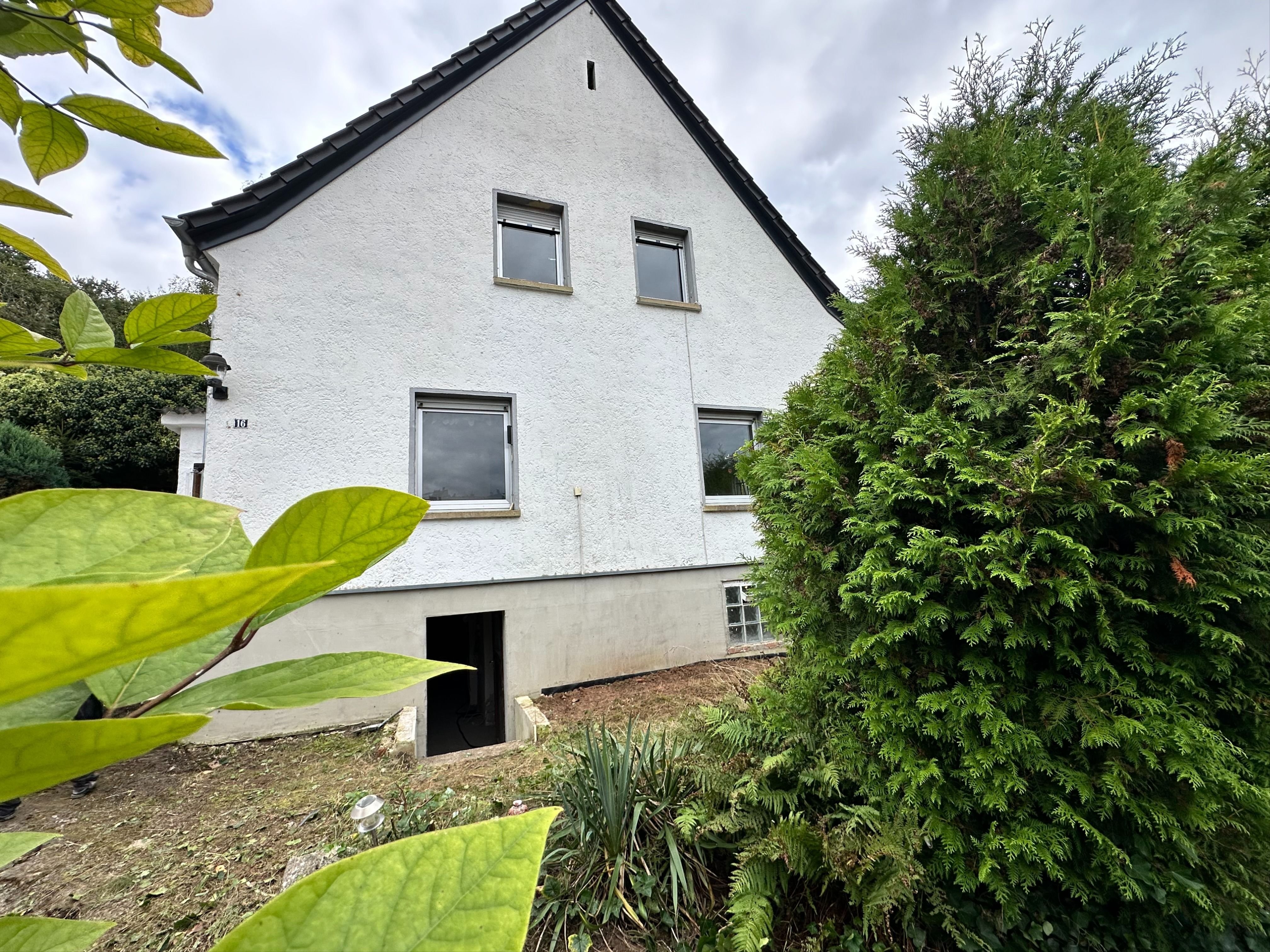 Einfamilienhaus zum Kauf 165.000 € 6 Zimmer 110 m²<br/>Wohnfläche 550 m²<br/>Grundstück ab sofort<br/>Verfügbarkeit Einöd Homburg 66424