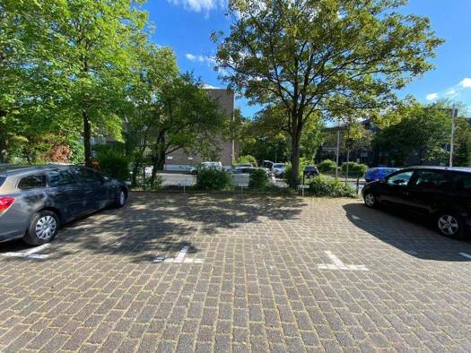 Außenstellplatz zur Miete 30 € Carl-von-Ossietzky-Straße 18 Garath Düsseldorf 40595