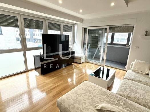 Wohnung zur Miete 980 € 3 Zimmer 75 m² 1. Geschoss Donja Dubrava Retkovec