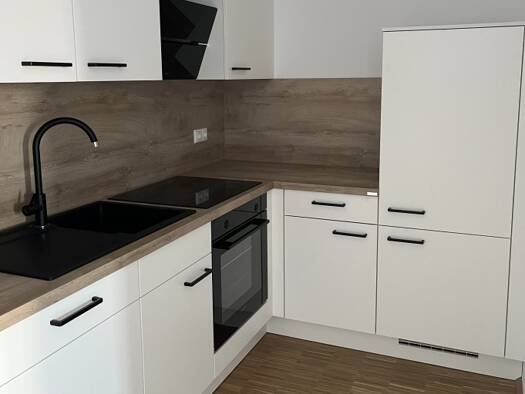 Wohnung zur Miete 600 € 2 Zimmer 46,8 m² Arnsdorf Arnsdorf 01477