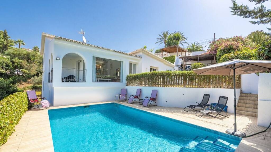 Villa zum Kauf provisionsfrei 1.050.000 € 5 Zimmer 444 m² 1.050 m² Grundstück Marbella East 29600