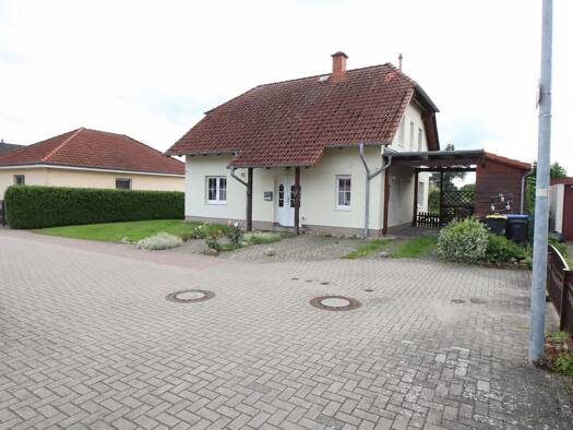 Einfamilienhaus zum Kauf 200.000 € 3 Zimmer 160 m² 588 m² Grundstück Krottorf Gröningen 39397