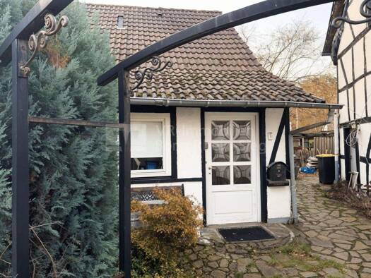 Haus zum Kauf 199.000 € 2,5 Zimmer 51 m² 148 m² Grundstück Neuhonrath Lohmar 53797
