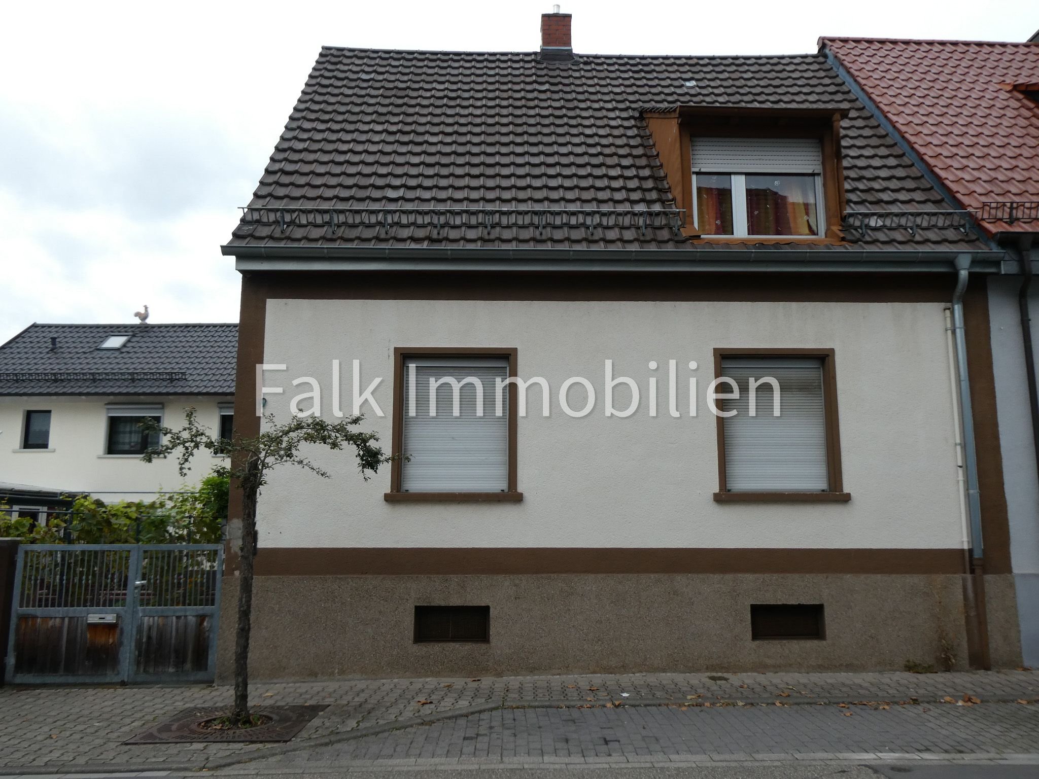 Mehrfamilienhaus zum Kauf 379.000 € 5 Zimmer 129,3 m²<br/>Wohnfläche 205 m²<br/>Grundstück Brühl 68782