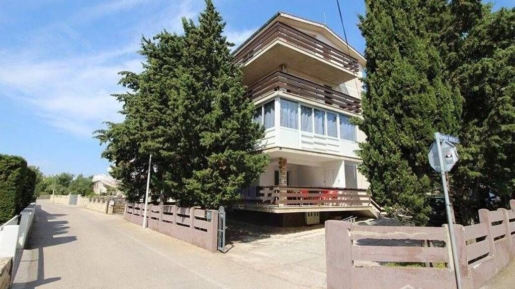 Wohnung zum Kauf 195.000 € 7 Zimmer 66 m² Vir