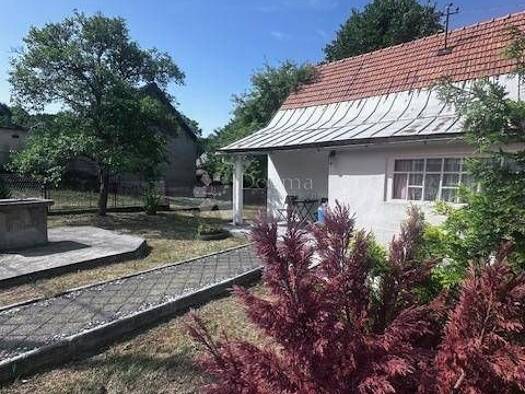 Einfamilienhaus zum Kauf 88.000 € 4 Zimmer 98 m² Konjsko Brdo, Perušić Perušić 53202