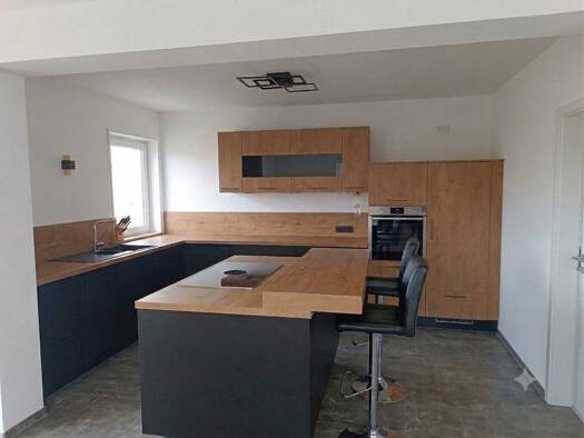 Wohnung zur Miete 825 € 3 Zimmer 90 m² Geschoss EG/3 frei ab 01.09.2026 Ostheim Ostheim vor der Rhön 97645