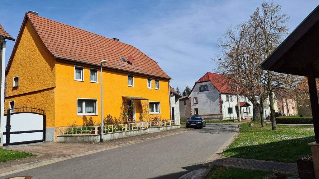 Bauernhaus zum Kauf 199.000 € 8 Zimmer 218 m² 949 m² Grundstück frei ab sofort Großmonra Kölleda 99625