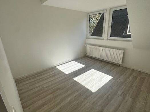 WG-Zimmer zur Miete 385 € 3 Zimmer 47,7 m² 3. Geschoss frei ab 30.04.2026 Sundgaustr. 21a Obermeiderich Duisburg 47137