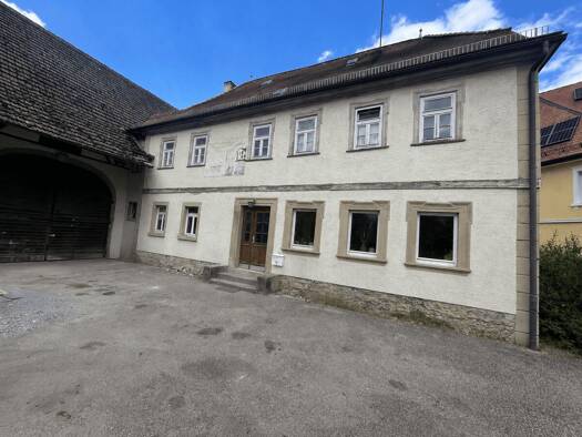 Haus zum Kauf provisionsfrei 590.000 € 12 Zimmer 581 m² 986 m² Grundstück Stein Neuenstadt am Kocher 74196