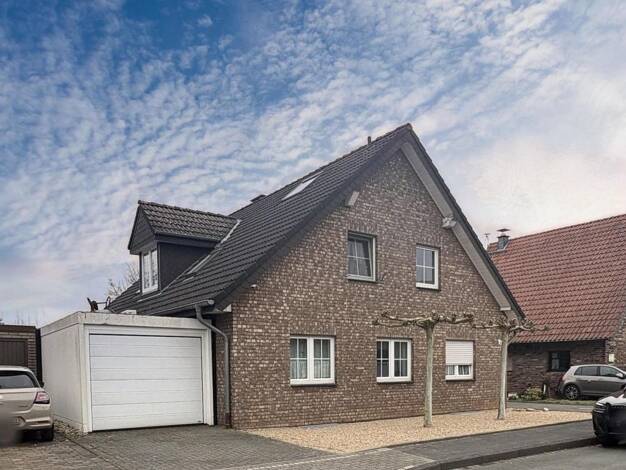 Wohnung zum Kauf 289.000 € 3 Zimmer 110 m² frei ab sofort Kapellen-Mitte Moers 47447
