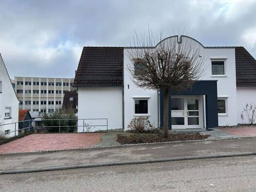 Studio zur Miete 1.080 € 4,5 Zimmer 111 m² EG frei ab 01.03.2026 Oberkochen 73447