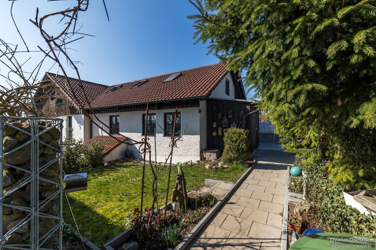 Mehrfamilienhaus zum Kauf 795.000 € 9 Zimmer 281 m²<br/>Wohnfläche 850 m²<br/>Grundstück Oppersdorf Lappersdorf / Oppersdorf 93138