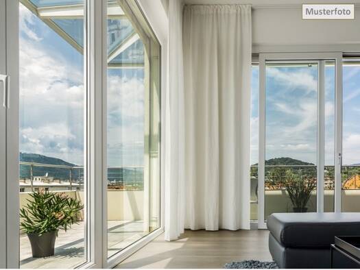 Wohnung zum Kauf provisionsfrei 25.000 € 2 Zimmer 56 m² Altenburg Altenburg 04600