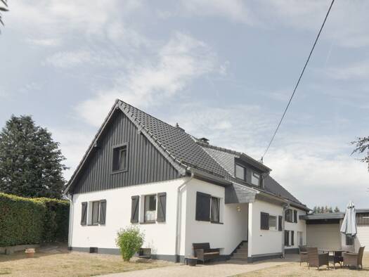 Mehrfamilienhaus zum Kauf 296.000 € 9 Zimmer 190 m² 1.707 m² Grundstück Ramscheid Hellenthal 53940