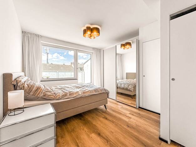 Wohnung zur Miete 1.670 € 2 Zimmer 59 m² 6. Geschoss frei ab sofort Stadtmitte Stadtbezirk 1 40211