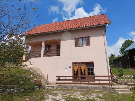 Einfamilienhaus zum Kauf 175.000 € 5 Zimmer 190 m² 5.300 m² Grundstück Poljanak