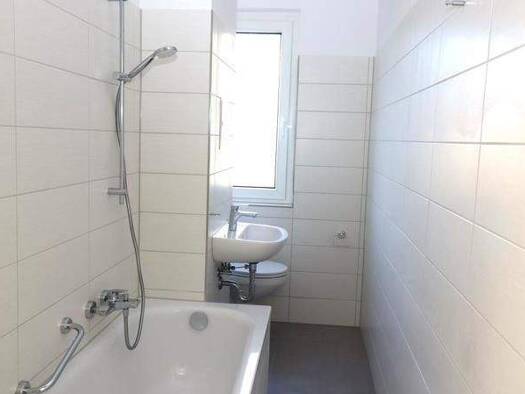 Wohnung zur Miete 312 € 2 Zimmer 48 m² 3. Geschoss frei ab sofort Am Karbel 97 Altendorf Chemnitz 09116