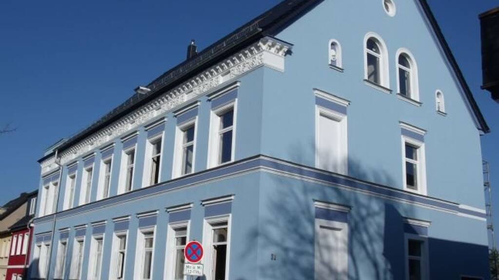 Wohnung zur Miete 599 € 3 Zimmer 100 m² 1. Geschoss frei ab sofort Schlossstraße 32 Calbe Calbe (Saale) 39240