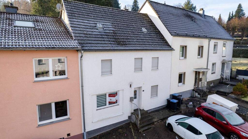 Reihenmittelhaus zum Kauf 295.000 € 4 Zimmer 133 m² 323 m² Grundstück Daun 54550
