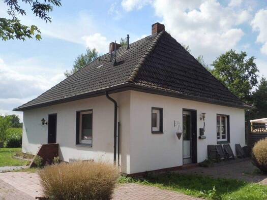 Einfamilienhaus zum Kauf provisionsfrei 129.000 € 4 Zimmer 93 m² 678 m² Grundstück Westrhauderfehn Rhauderfehn / Burlage 26817