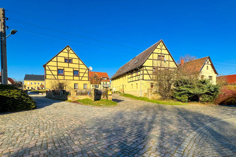 Mehrfamilienhaus zum Kauf als Kapitalanlage geeignet 1.295.000 € 980,5 m² 2.511 m² Grundstück Pirna Pirna / Pratzschwitz 01796
