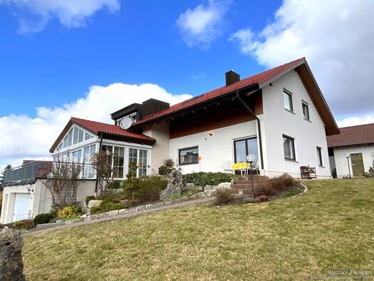 Einfamilienhaus zum Kauf 640.000 € 7 Zimmer 255 m² 949 m² Grundstück Ellingen 91792