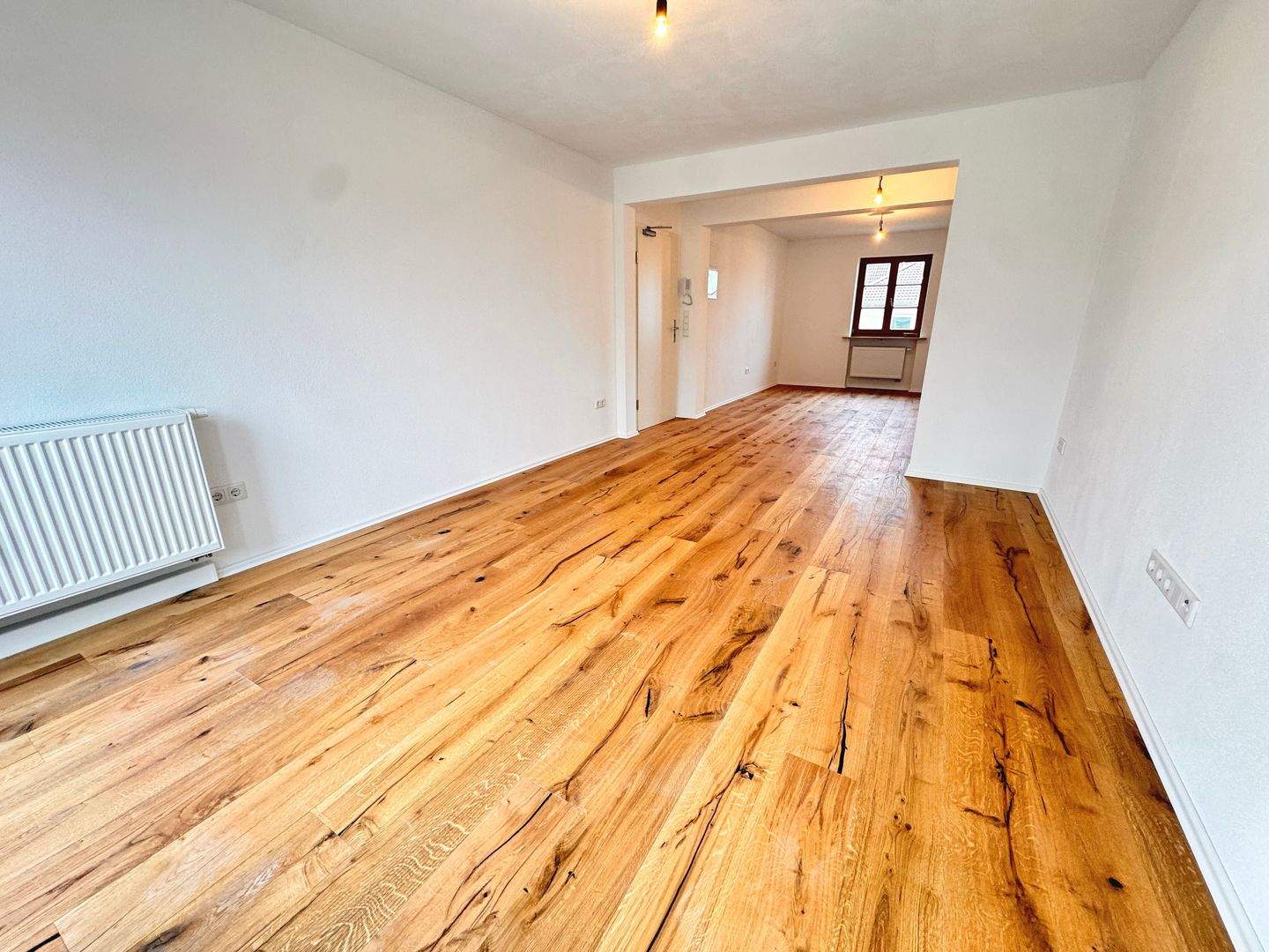 Immobilie in Heßdorf - Provisionsfrei - Renovierte 3 Zimmer Wohnung mit Terrasse und Stellplatz in Heßdorf - Bild 4