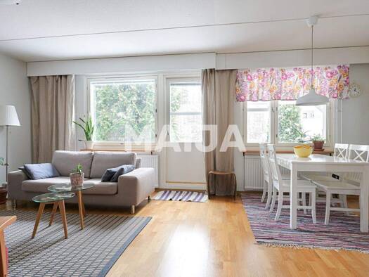 Reihenmittelhaus zum Kauf 225.000 € 4 Zimmer 93 m² 22.790,2 m² Grundstück Harakkamyllyntie 1 Helsinki 00920