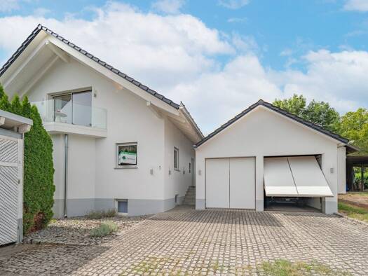 Einfamilienhaus zum Kauf 1.200.000 € 7,5 Zimmer 250 m² 3.929 m² Grundstück Rottweil Rottweil 78628