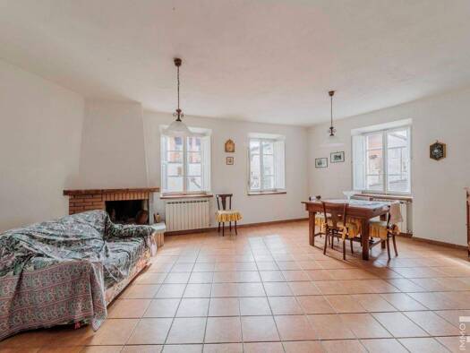 Villa zum Kauf 250.000 € 6 Zimmer 250 m² frei ab sofort Villa Collemandina 55030