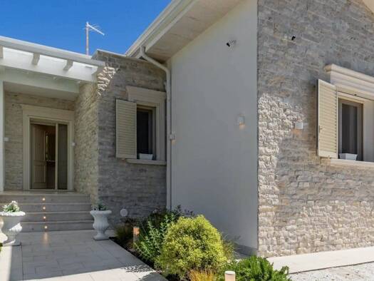 Haus zum Kauf 2.350.000 € 187 m² Pietrasanta 55045